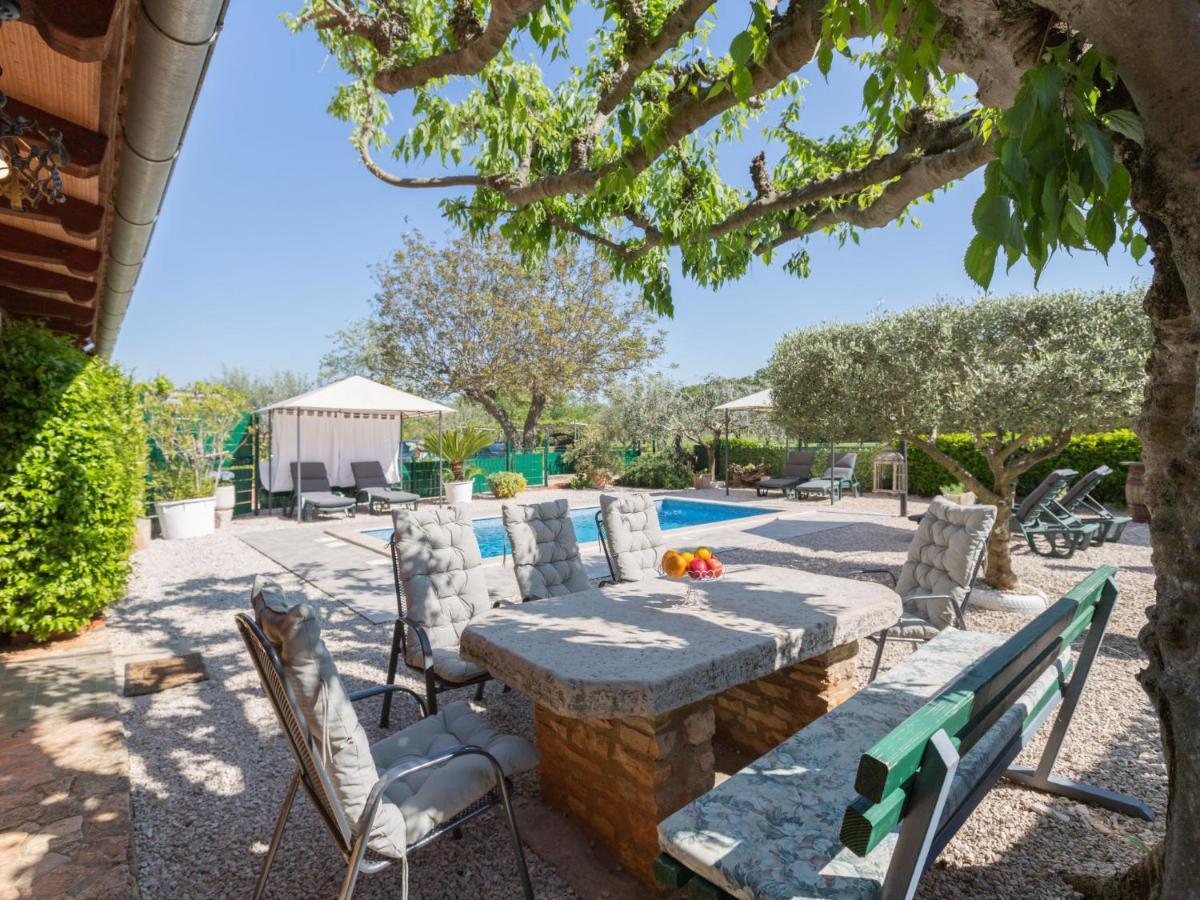 Holiday Home Villa Lucky Brtonigla Esterno foto